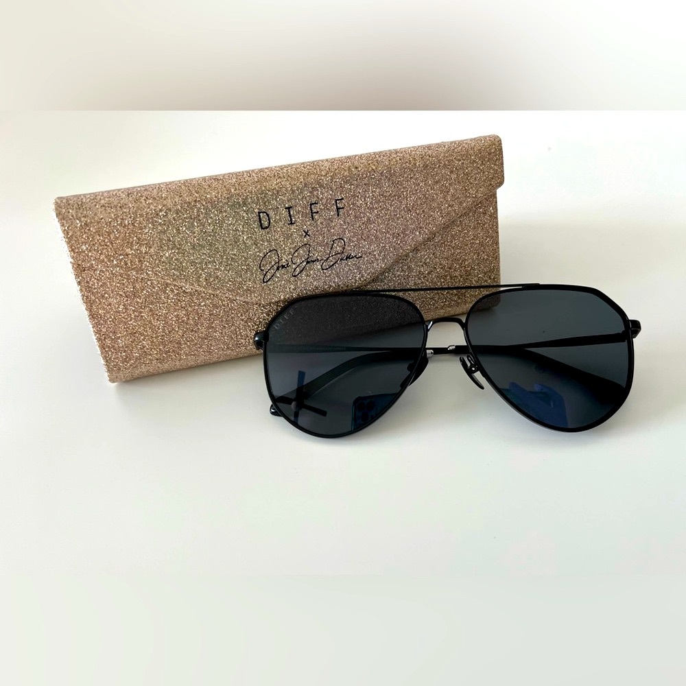 DIFF Aviator Sunglasses